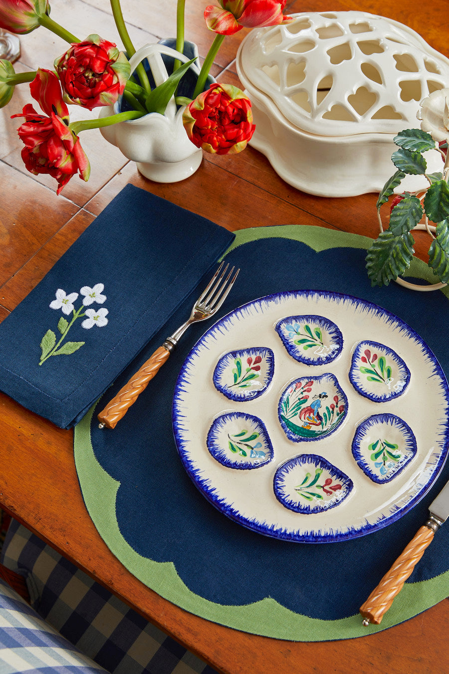 Jasmine Dinner Napkins Navy, Set of 2 - Back in Stock – Elizabeth Lake