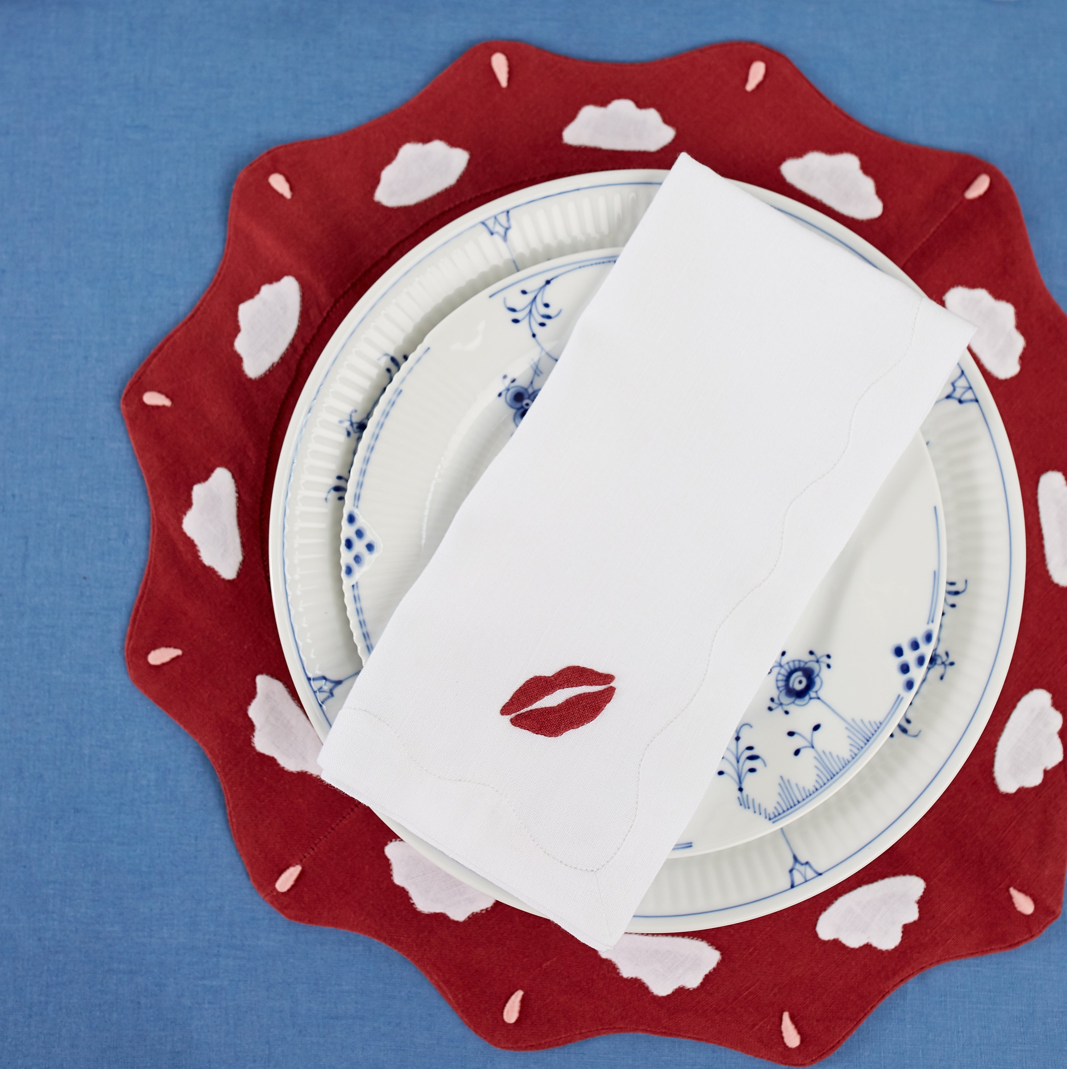 Sicily Scallop Placemats Burgundy, Set of 2
